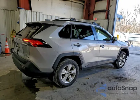 2019 Toyota Rav4 Le z USA, uszkodzony, nr VIN JTMLWRFV6KD010580